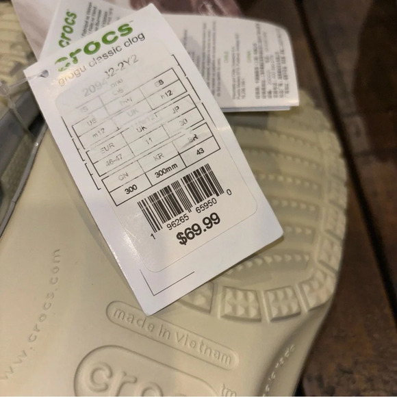 CROCS Mandalorian Baby Yoda NWT - Picture 4 of 14